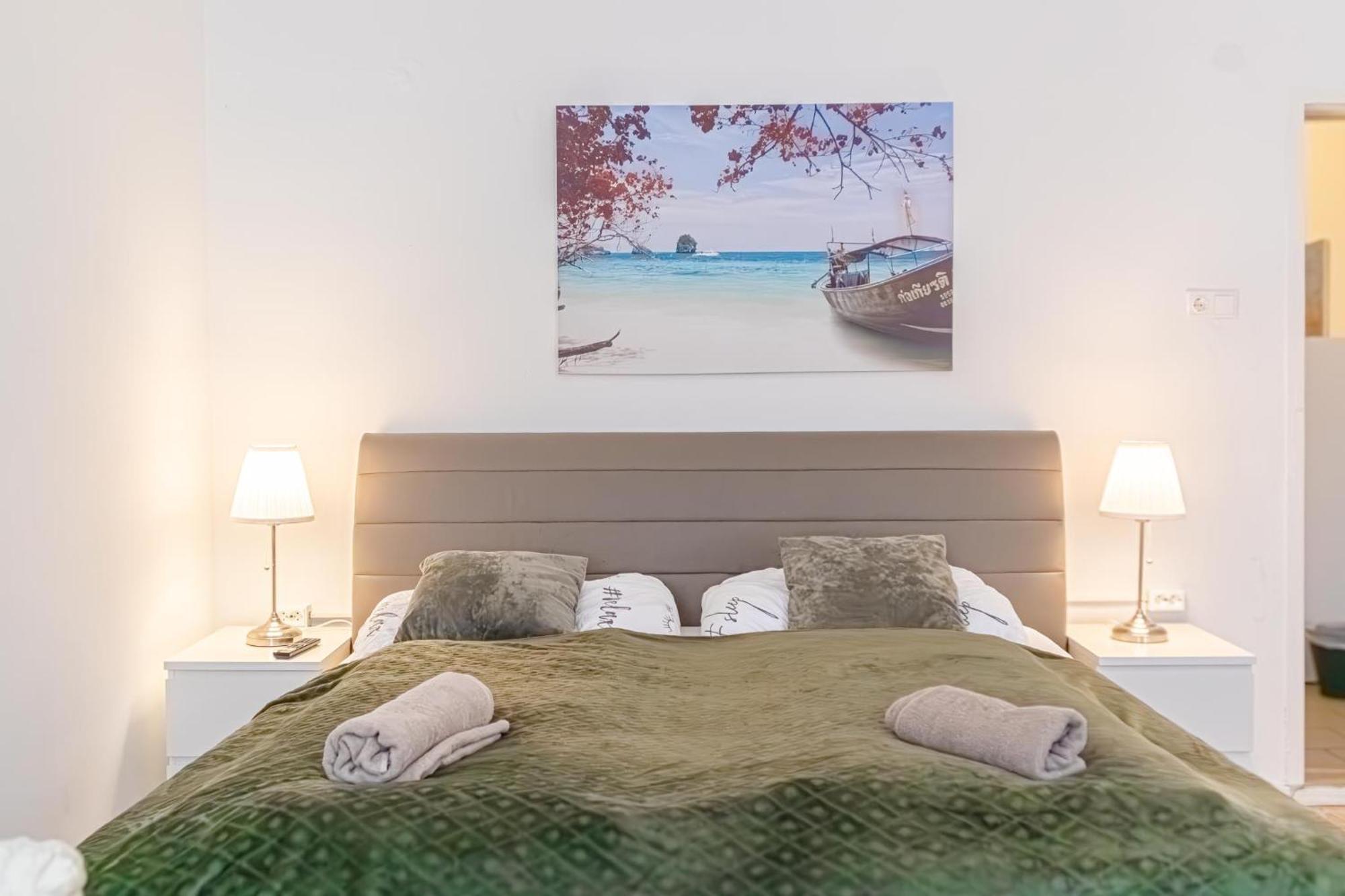 Appartement Charming 2br With Location In