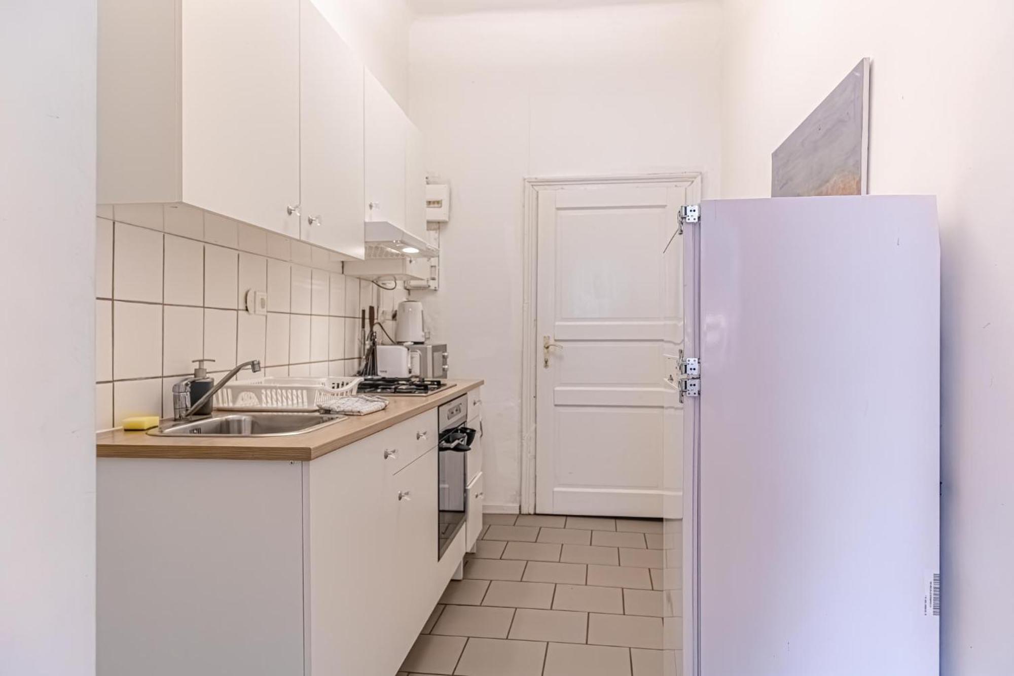 Charming 2br With Location In Appartement